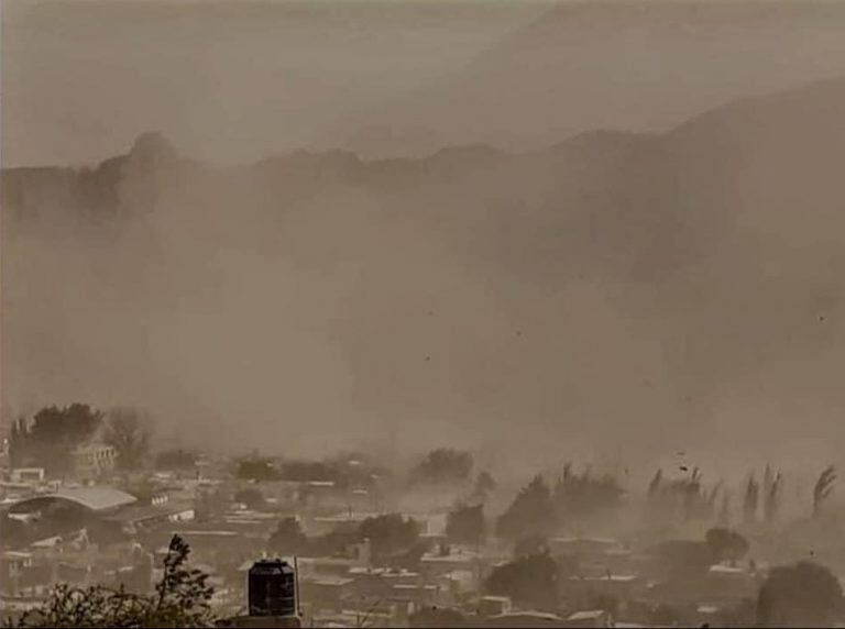 Las redes sociales graficaron el fenómeno meteorológico que se abatió sobre la Quebrada y Puna de Jujuy.