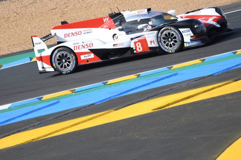 Alonso comparte el Toyota número 8 con Buemi y Nakajima. Largan desde la pole.