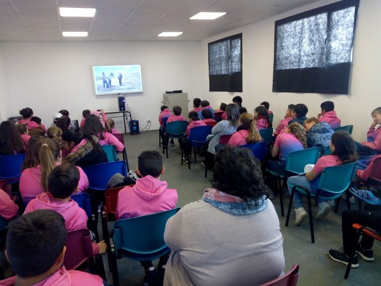 Alumnos de la localidad de Hinojo de visita en Tres Arroyos