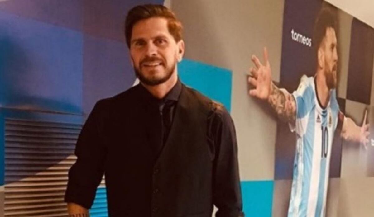 El 'Pollo' Vignolo cometió un error en la transmisión de Racing-Independiente y se burlaron de él en las redes