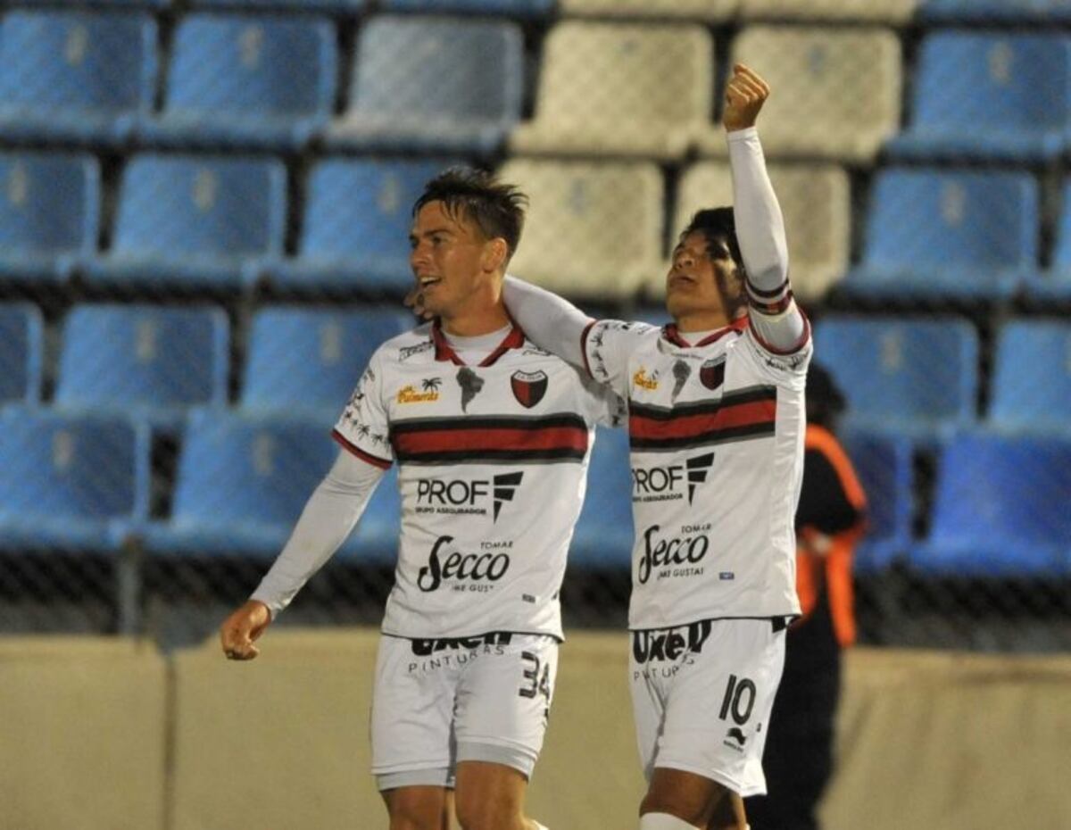 Colón goleó a Acasusso 3 a 0 por Copa Argentina