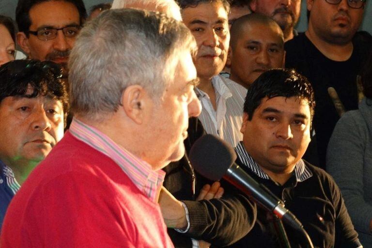 Chito Alarcón junto al ex gobernador Mario Das Neves