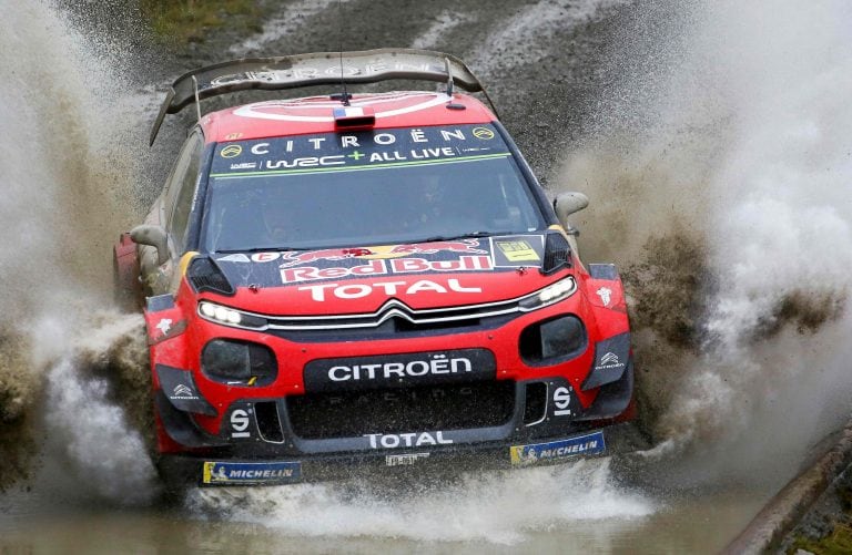 Ogier, acompañado por Julien Ingrassia en el Citroën C3 WRC.