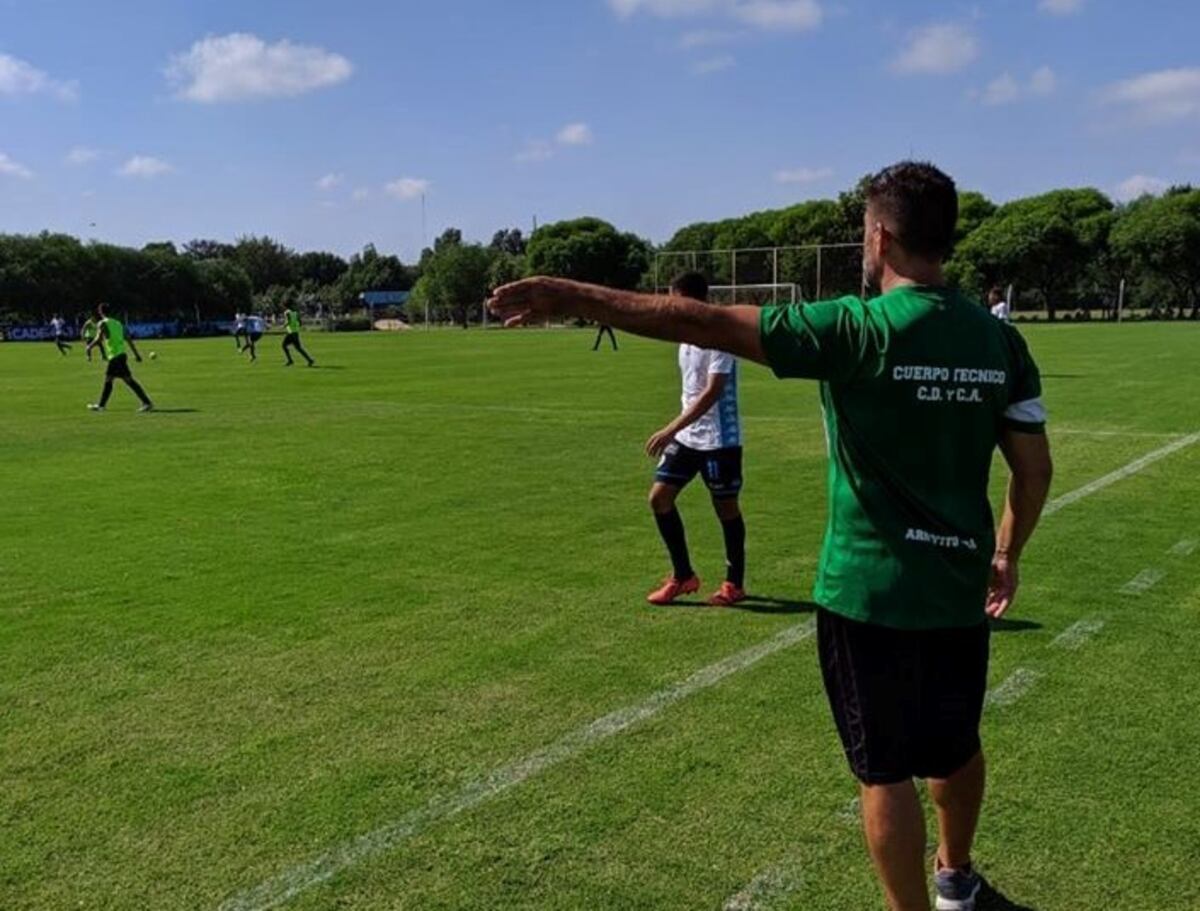 Héctor Flores: "no se han contemplado las situaciones del interior que no tienen nada que ver con la AFA"
