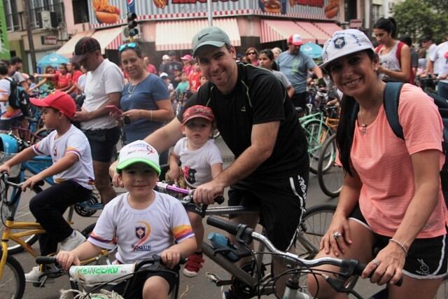 La bicicleteada solidaria del Roque pedaleó su vigésima edición