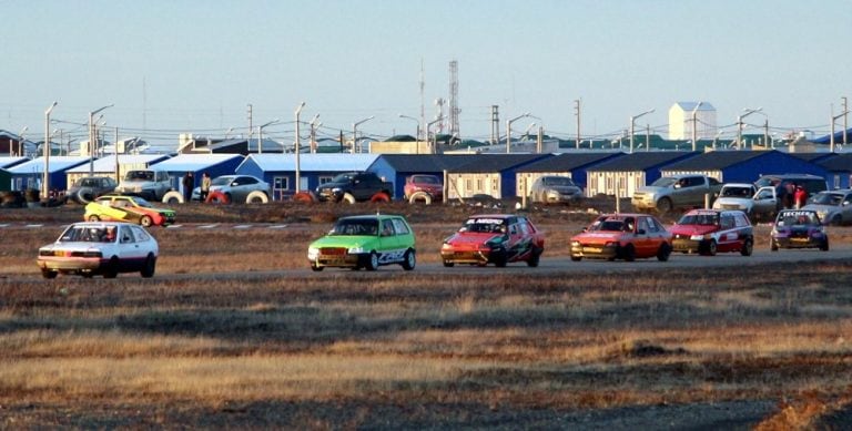 Competencia de Automovilismo en Autódromo Río Grande