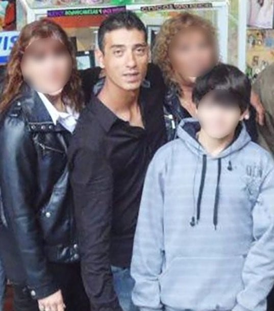 Cristian Serna (c), el hombre que violó a su novia durante 9 meses y fue asesinado por su propia pareja cuando quiso abusar de su hija.