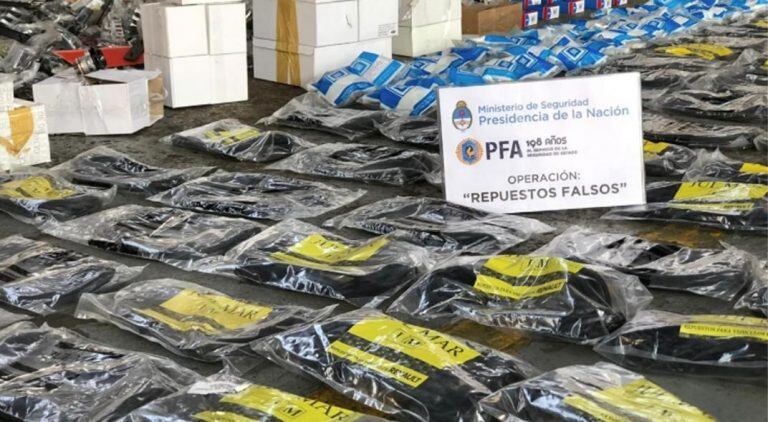 La banda que falsificaba repuestos actuaba en Córdoba, Santa Fe y Buenos Aires. (Policía Federal)