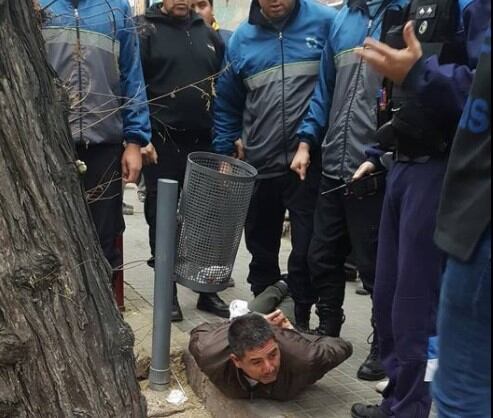 Dos delincuentes habían asaltado a una señora que salía del banco en calle Pedro Molina y 9 de Julio de Mendoza.