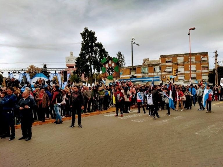 Festejos del anterior 25 de Mayo (2019) en la plazoleta del Reloj Cucú. (Foto: archivo).