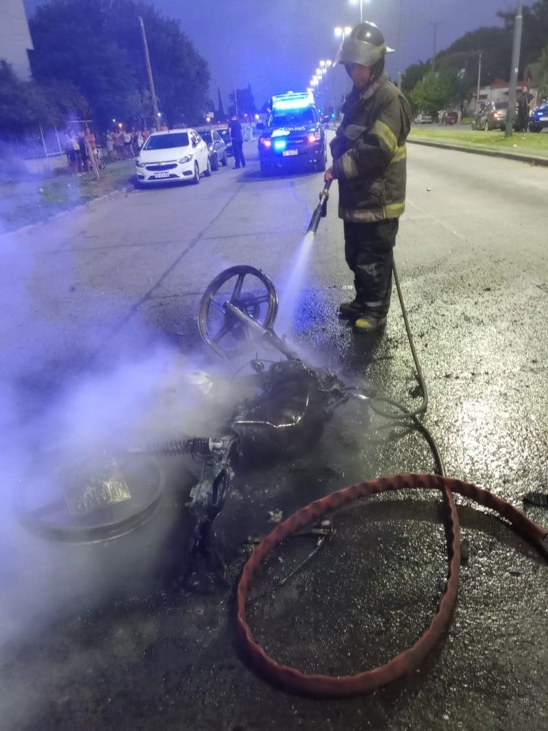 El conductor de la moto falleció en el acto