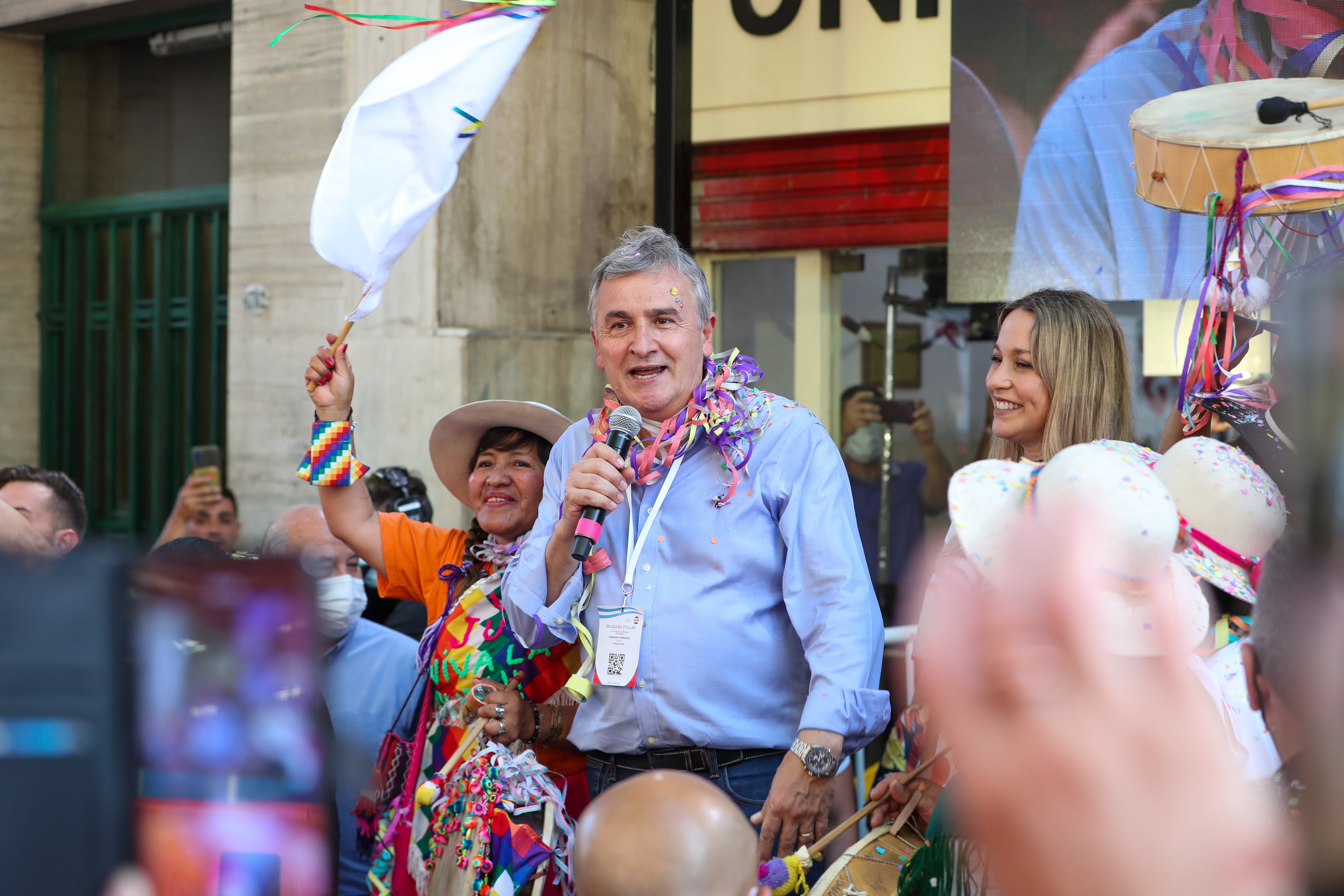 Tras ser designado nuevo titular del Comité Nacional de la UCR, el jujeño Gerardo Morales salió a las puertas de la sede partidaria para hablar ante la concurrencia, el pasado viernes.