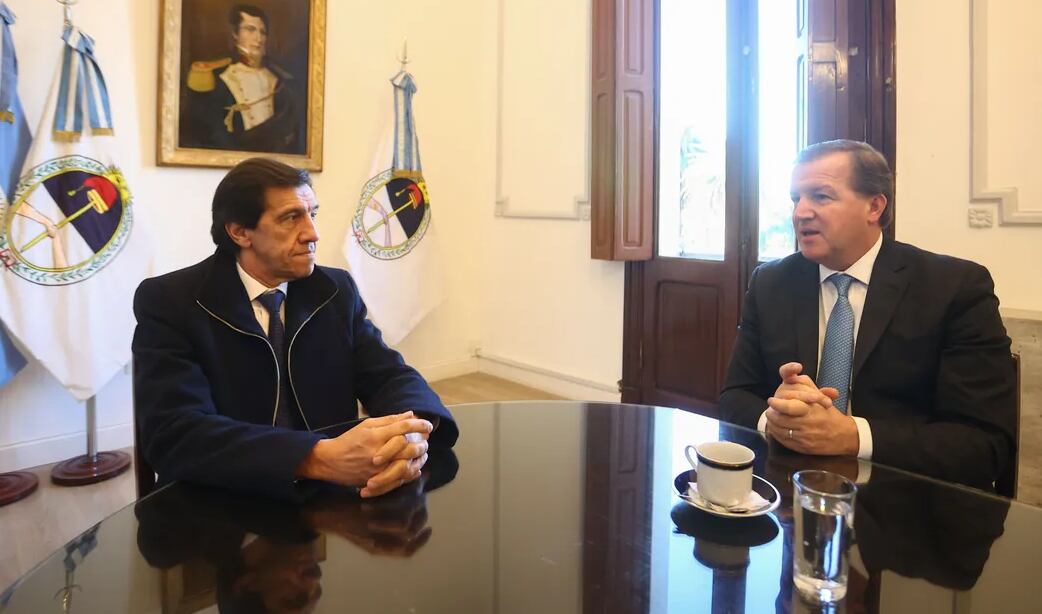 El gobernador de Jujuy, Carlos Sadir, confirmó al secretario de Prensa de la Nación, Eduardo Serenellini, su presencia en el acto de firma del "Pacto de Mayo" el próximo 9 de julio en Tucumán.