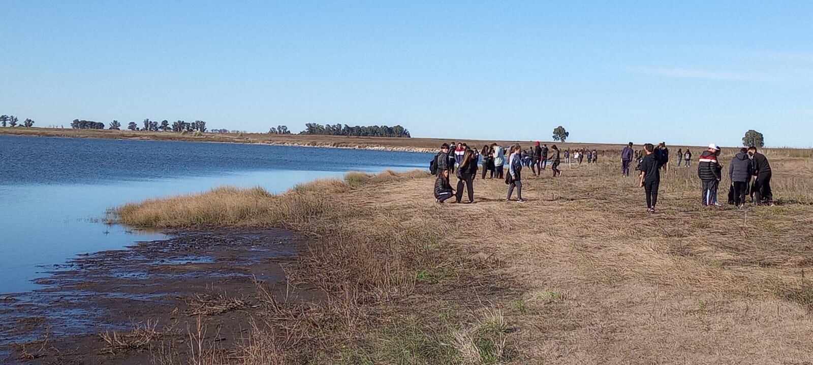 Alumnos de la Escuela Secundaria Nº 2 de Tres Arroyos visitaron la Laguna Goizueta