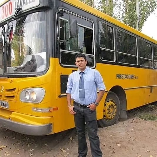 Es chofer de colectivos en Mendoza y se convirtió en tiktoker por sus divertidos videos.