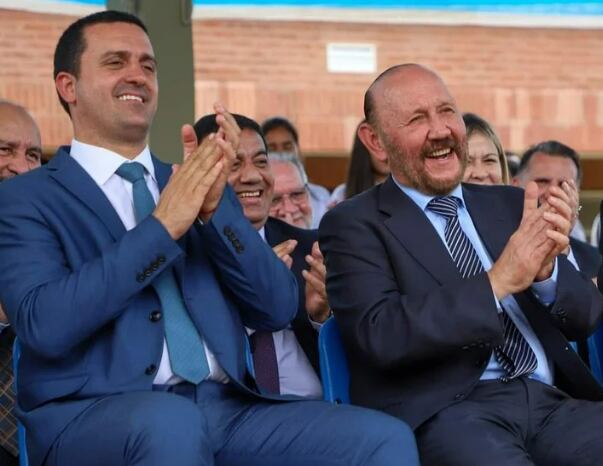 Eber Solís, vicegobernador de Formosa, junto a su tío y gobernador, Gildo Insfrán.