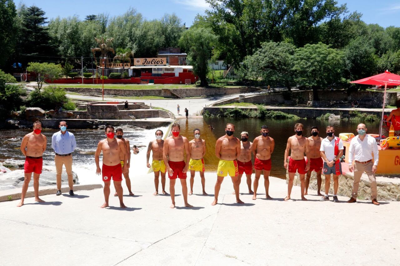 Entrenamiento del Cuerpo de Guardavidas de Carlos Paz.