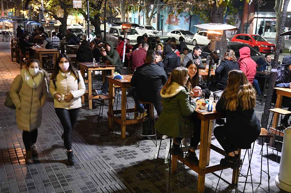 Extensión horaria en bares y restaurantes.