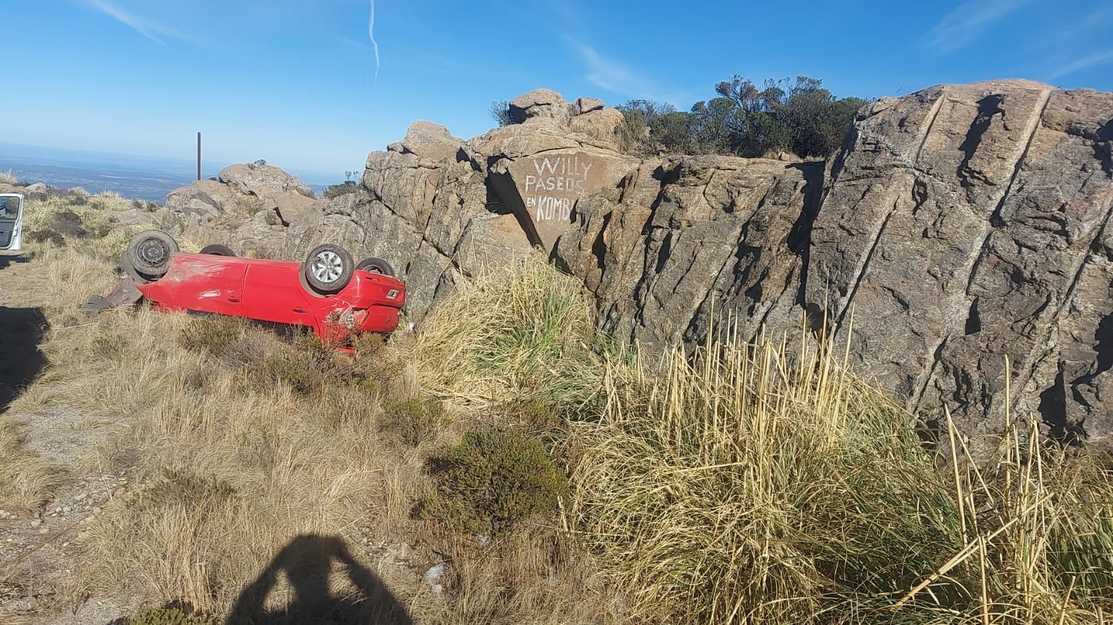 En el interior del vehículo estaba el conductor, un hombre de 70 años.