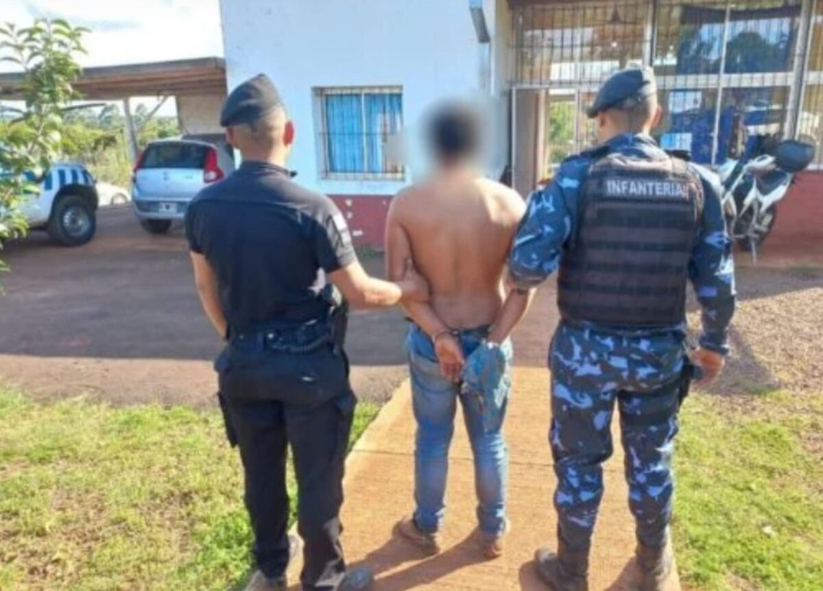 Subió a un taxi y le robó el celular al chofer en Alem