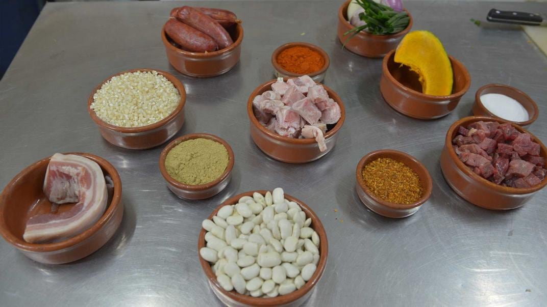 Ingredientes para un buen locro.