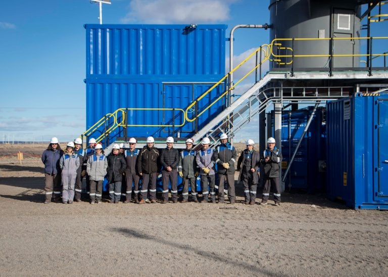 Visita a instalaciones de YPF en Chubut.