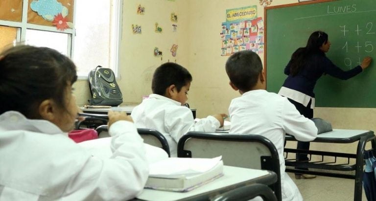 Algunos docentes no cobran desde que empezaron las clases.