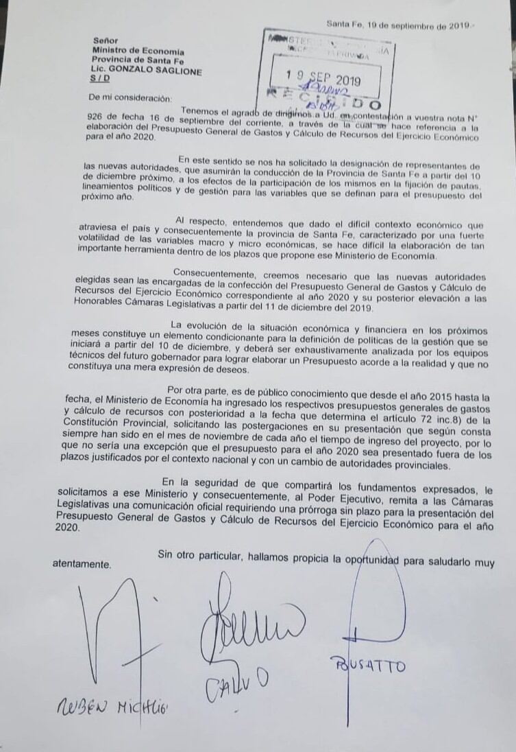 El equipo de Perotti rechazó la invitación oficial y pidió postergar la presentación del Presupuesto