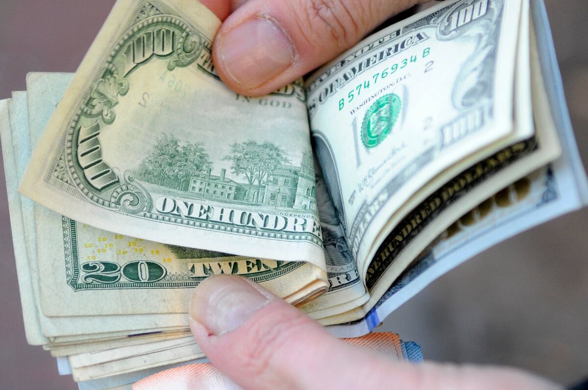 Dólar blue en Córdoba: en baja, en cuánto cerró este viernes 24 de enero