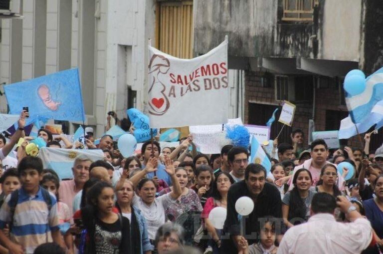 Marcha en contra de la despenalización del aborto en Corrientes. (Foto: El Litoral)