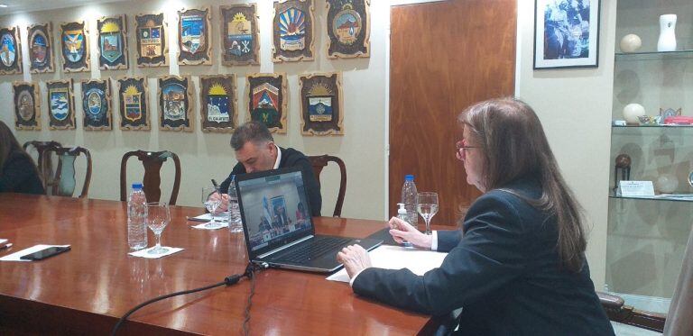 gobernadora en videoconferencia con el presidente