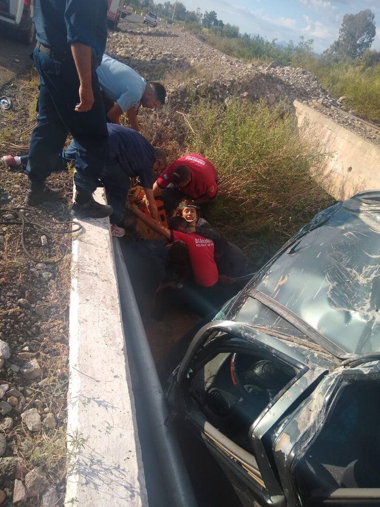 En el lugar se desplegó un mega operativo de rescate.