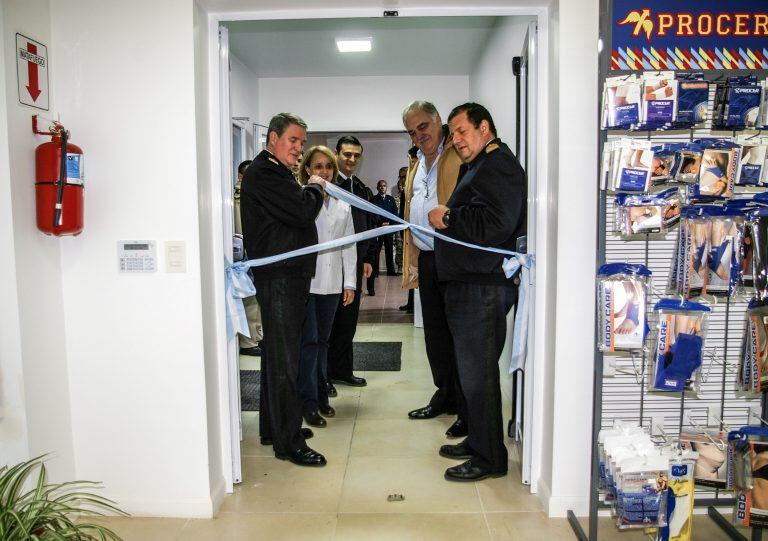 Corte de cintas en la Delegación del IOSFA en Ushuaia