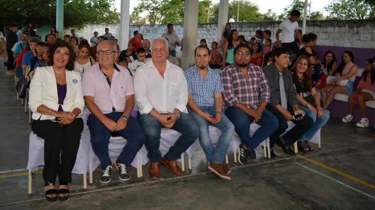 La Lic. Torres recibió al intendente Bravo y sus funcionarios, invitados a presenciar el acto.