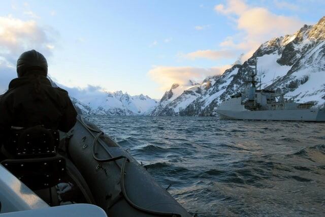 El HMS "FORTH" estuvo navegando en Georgias del Sur.