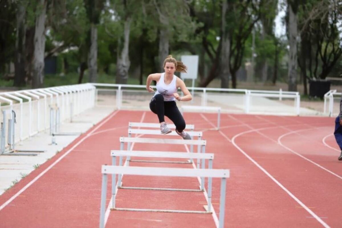 Luego de meses de reclamos los atletas volvieron a utilizar la pista profesional en el Poli 1