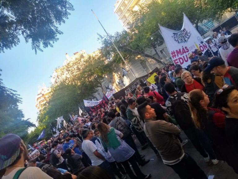 Movilización de docentes del SUTE.