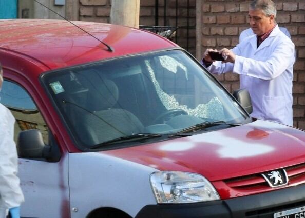 La situación del Charango es la de ser el autor material del hecho de sangre ya que habría sido él quien le disparó al panadero desde la vereda, cuando la víctima quiso escapar en la Peugeot Partner del asalto.