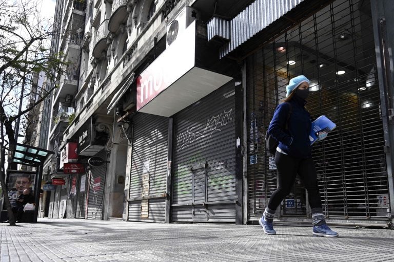 Así lució Once desde el 20 de marzo. Cinco meses después volverá a funcionar oficialmente ( Juan MABROMATA / AFP)