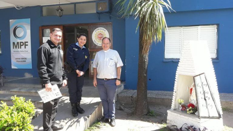 La señora restauró la Virgen de la Comisaría de Villa Allende para cumplir una promesa.