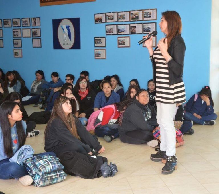 caleta charla sobre diversidad de género