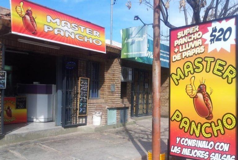 El local de comidas "Master pancho" ubicado en Maipú.