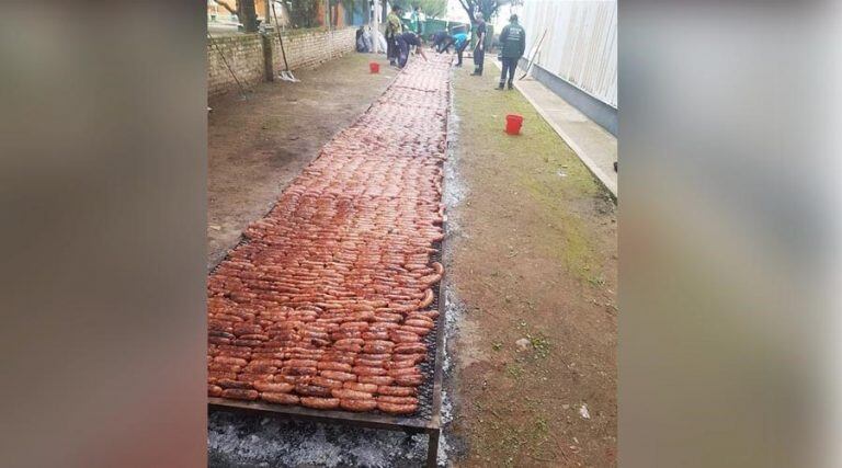 Hubo choripanes para todos y todas (Twitter)