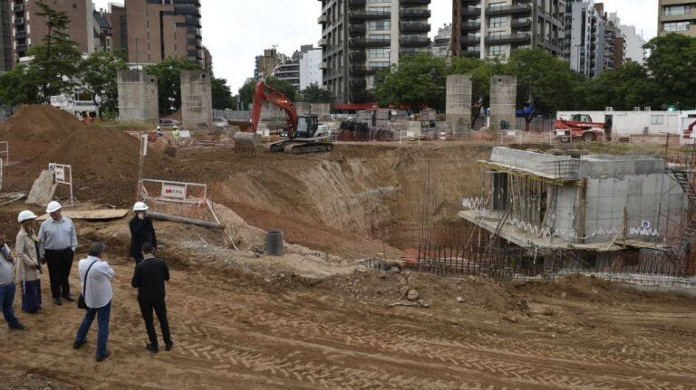 Mestre recorrió la obra de Plaza España.