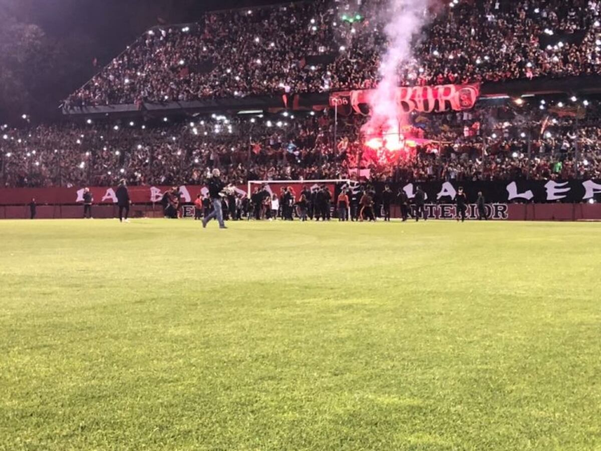 Los hinchas leprosos coparon el Coloso en otro gran Banderazo