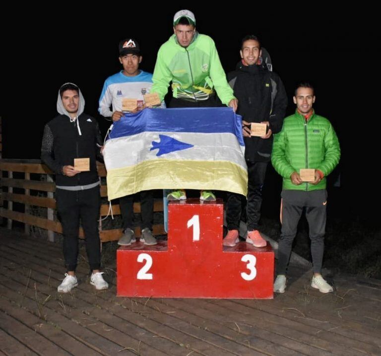 Podio masculino del Cross Nocturno