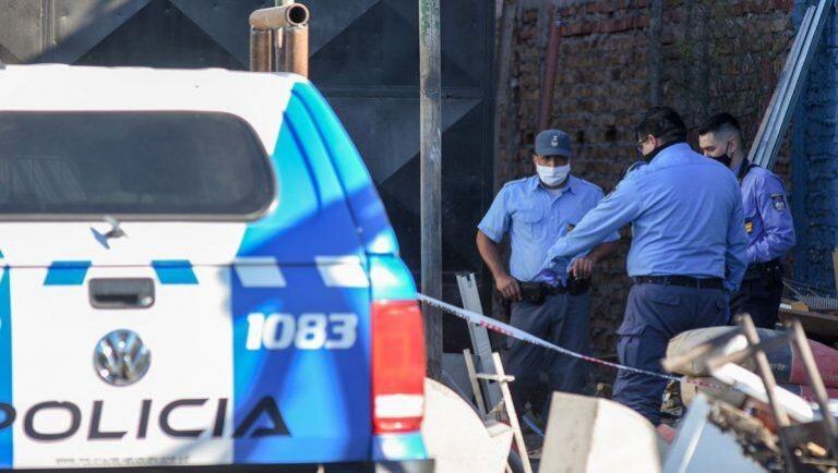 Encontraron restos de un cuerpo enterrados en una vivienda de Neuquén (Omar Novoa)