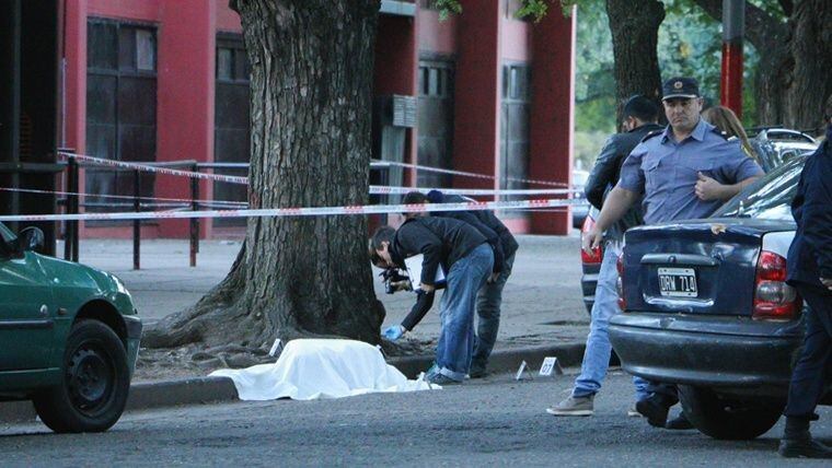 el crimen del "Cuatrerito" ocurrido el 7 de junio de ese año en inmediaciones del estadio de Newell's Old Boys a plena luz del día.