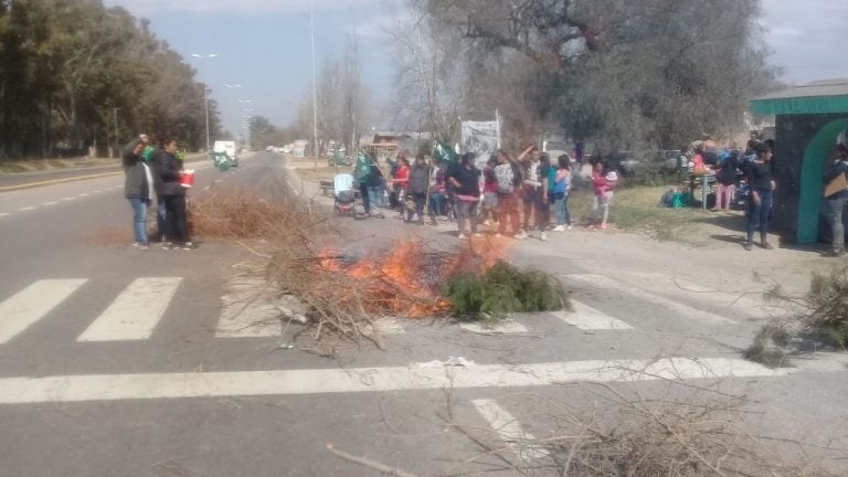 Coordinadora 27 de Mayo: “Por falta de respuestas decidimos cortar Ruta 5”. 
Créditos: Mi Valle.Net