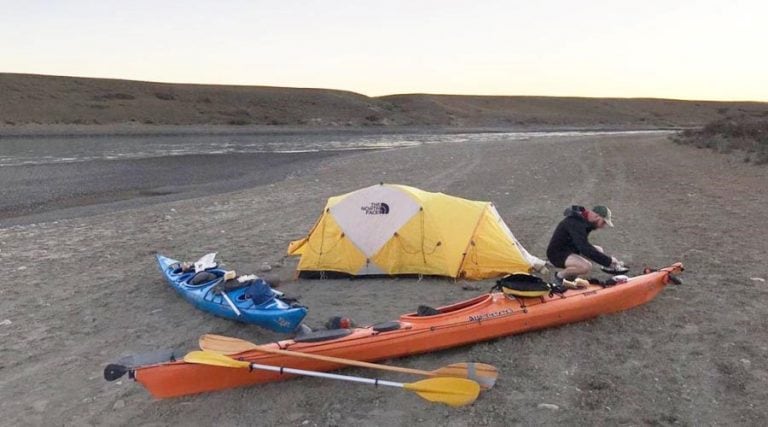 Durante la travesía, acampaban junto al río (Diario Textual)